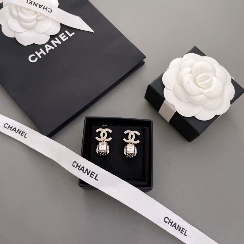 Ba*len*cia*ga earrings